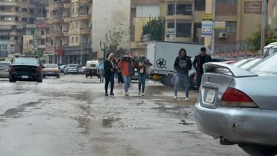 أمطار غزيرة على شوارع القاهرة والجيزة