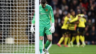 فيليبس يشعل حربًا على دي خيا