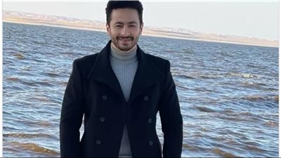 بإطلالة شتوية.. حمادة هلال يخطف الأنظار في أحدث جلسة تصوير له 