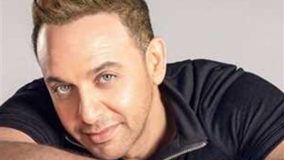  مصطفي قمر يروج لأغنيته الجديدة 