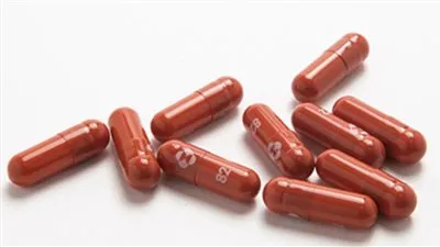 أستاذ مناعة يكشف سبب انخفاض تكلفة علاج كورونا الجديد (فيديو)