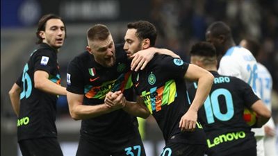 بثلاثية نارية.. إنتر ميلان يسحق نابولي بأول هزيمة له في الدوري الإيطالي