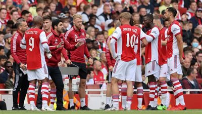 لاكازيت يؤجل حسم مستقبله مع آرسنال