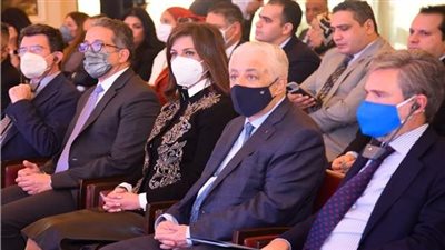 خبير دولي يستعرض 