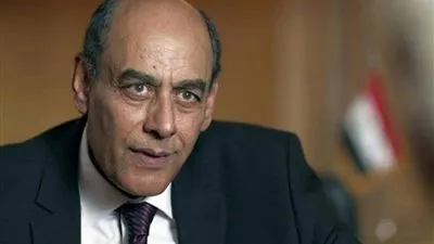 أحمد بدير يحمل نعش سهير البابلي إلى مثواها الأخير (صور) 