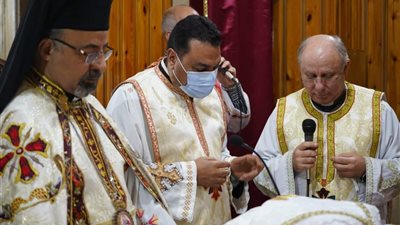 بطريرك الأقباط الكاثوليك يحتفل بعيد سان ميشيل في الإسكندرية