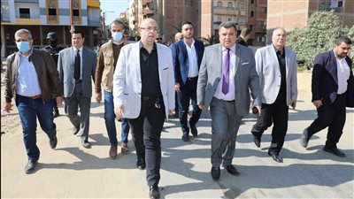 محافظ بني سويف يوجه بالعمل خارج الصندوق لمنع الأسواق العشوائية (صور)