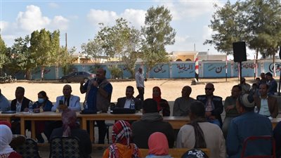  ندوات وورش عمل توعوية بقرى حياه كريمة بمركز إطسا