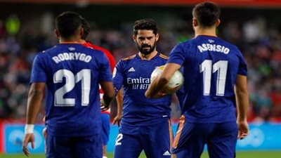 ريال مدريد يقرر تمديد عقد نجم الفريق