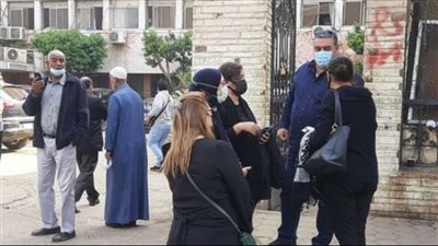  تيسير فهمي تنهار من البكاء بعد دفن شقيقها 