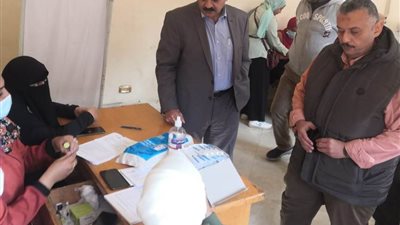 طلاب جامعة بنها الأقل من 18 عامًا يتلقون لقاح كورونا