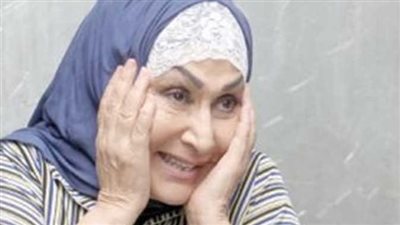 حلا شيحة ومعز مسعود أول الحاضرين في عزاء الراحلة سهير البابلي