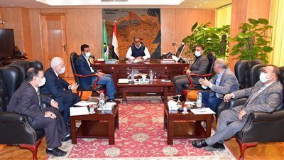 محافظ الفيوم يتابع آليات التوسع في تطبيق نظم الري الحديث وتأهيل الترع