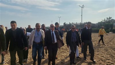 محافظ بورسعيد يتفقد شاطىء وكورنيش المحافظة