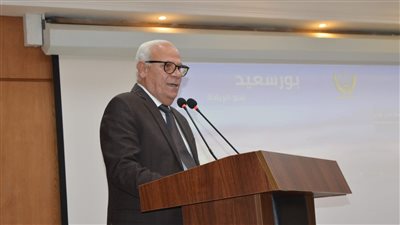 محافظ بورسعيد يعلن بدء توصيل كابلات الفايبر والخطوط الأرضية بعدة مناطق