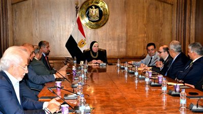 نيفين جامع: بحث إمكانية انشاء معرض دائم للمنتجات المصرية بدولة البحرين 