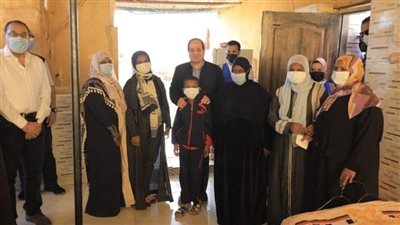 «تجيبوا شنطة الهدوم بس».. الرئيس السيسي يزف بشرى للمتضررين من السيول بأسوان
