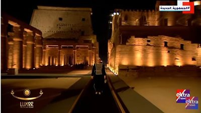 عاجل.. وصول انتصار السيسي للمشاركة باحتفالية طريق الكباش 