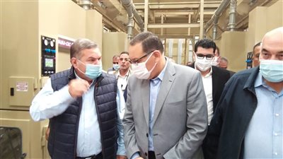 وزير قطاع الأعمال يصل الشرقية لتفقد محلج الزقازيق 