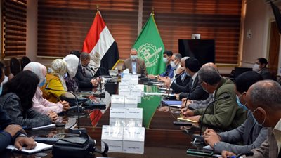 محافظ القليوبية يناقش مشروع تطوير حي شرق شبرا ومدينة الخانكة