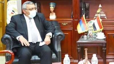 وزير السياحة يلتقي سفير أرمينيا بالقاهرة.. ويعلن مباحثات في العمل الأثري قريبًا 