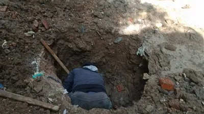 هبوط أرضي إثر حدوث كسر بماسورة المياه ببولاق (صور)