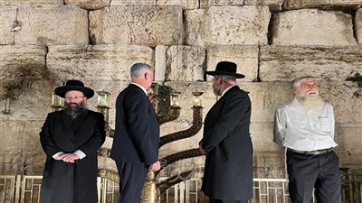 رئيس دولة الاحتلال يقتحم الحرم الإبراهيمي