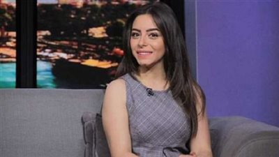 اطلالة جذابة لـ الهام عبد البديع في مهرجان القاهرة السينمائي