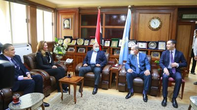 وزير التنمية ومدير الأكاديمية للتدريب يصلان كفر الشيخ