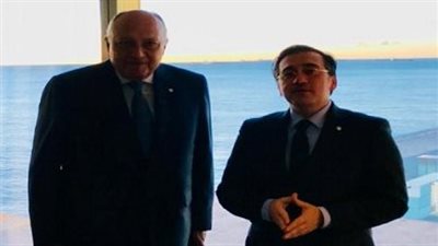 وزير الخارجية يبحث مع نظيره الإسباني تعزيز العلاقات بين البلدين