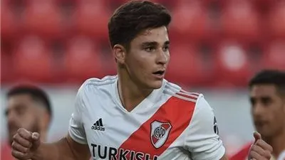  تطورات صفقة جوليان ألفاريز مع برشلونة