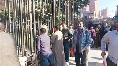 غضب بين أهالى كفر الزيات بعد منعهم من دخول مجلس المدينة.. ومسئول يرد (صور)