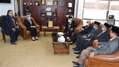 رئيسا جامعتي دار السلام كونتور وسونان أمبيل في زيارة لجامعة قناة السويس 