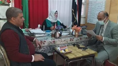 مدير إدارة ملوي التعليمية يتابع سير العملية التعليمية بمدرستي الزخرفية والثانوية بنات