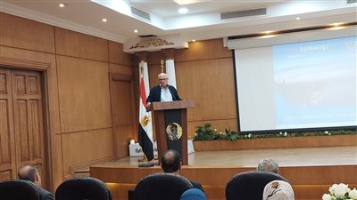 محافظ بورسعيد يتابع سير العمل داخل أحياء المحافظة