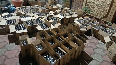 التموين تضبط نحو 1000 زجاجة خمور مهربة جمركيًا بالغربية