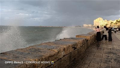الإسكندرية تتعرض لأول أيام نوة قاسم (صور وفيديو)