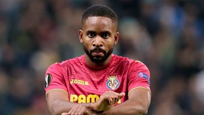 سيدريك باكامبو يقترب من الانتقال إلى برشلونة