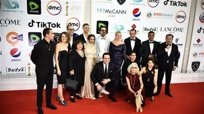 بالصور.. صناع وأبطال فيلم 