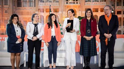 تكريم رضوى الشربيني بحضور 6 وزراء لكونها من 50 سيدة الأكثر تأثيرًا