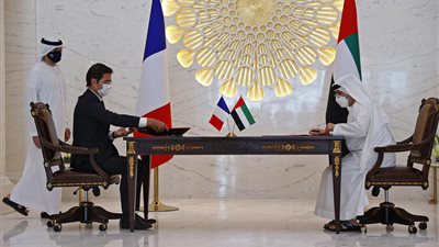 لشراء ٨٠ طائرة رافال.. الإمارات وفرنسا يوقعان اتفاقية بقيمة 4 مليارات يورو