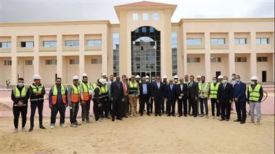 وزير التعليم العالي يتفقد منشآت الجامعة التكنولوجية ببرج العرب