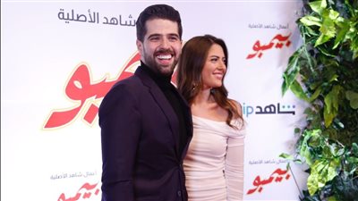 طارق الإبياري برفقة زوجته في ثامن أيام القاهرة السينمائي 