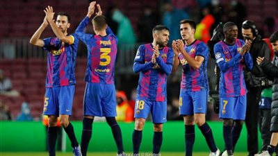 مفاجأة.. برشلونة يقترب من الإطاحة بنجم الفريق 