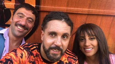 هشام ماجد عن دينا الشربيني: بتحب تهزر طول الوقت (فيديو)