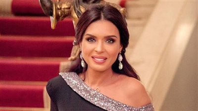 بهذه الطريقة.. دينا تشوق جمهورها لمسلسلها الجديد 