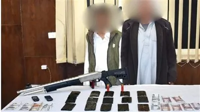 سقوط اثنين من أخطر تجار المخدرات بالصف