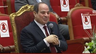 قادرون باختلاف| طفل من ذوي الهمم: بحلم أكون ضابط بالجيش.. والسيسي يرد