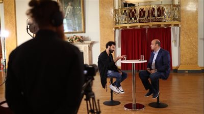 محمد صلاح يكشف موقفه من تناول الخمور.. ويوجه رسالة هامة لنجم الأهلي