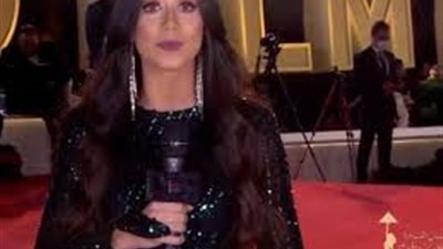 بدء حفل ختام مهرجان القاهرة السينمائي بتقديم آيه جمال الدين وشيرين عفت